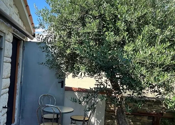 Apartment With Parking Space Stinjan, - 22993